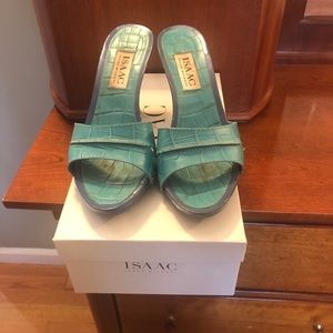 Isaac Mizrahi turquoise open back sandals